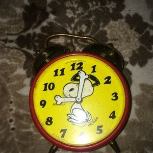 Vintage 1970 Snoopy alarm clock